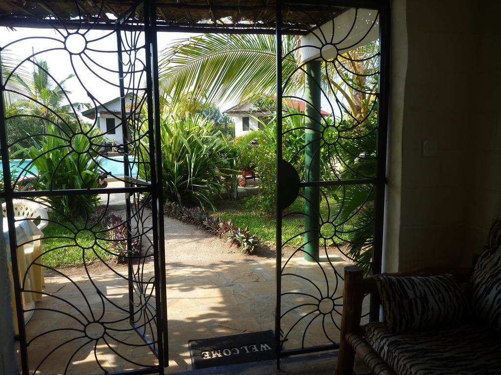 African Dream Cottages - Diani Beach Room photo